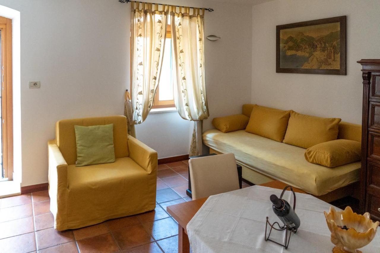 Apartments Linda Makarska Buitenkant foto