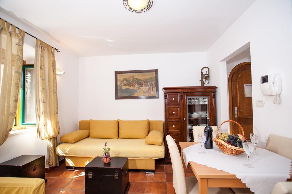 Apartments Linda Makarska Kamer foto