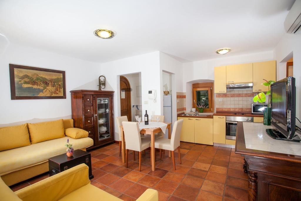 Apartments Linda Makarska Kamer foto