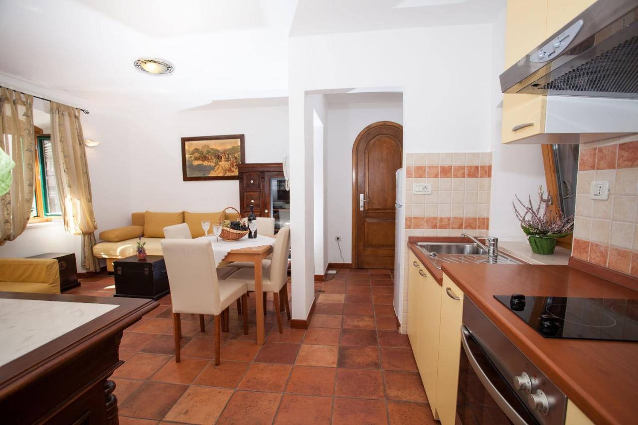 Apartments Linda Makarska Kamer foto